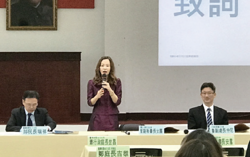 管安露副秘書長（中）強調「陸配是台灣的一份子」。